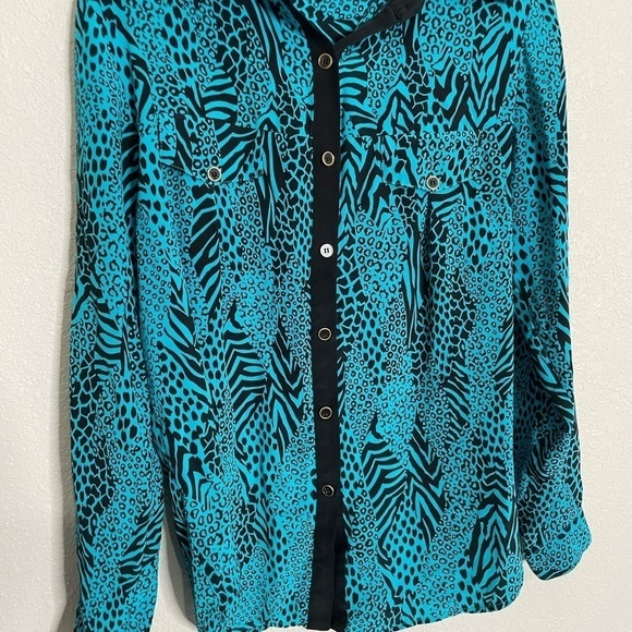Yumi Kim Blue Animal Print Button Down Silk Blouse Small - Picture 6 of 6